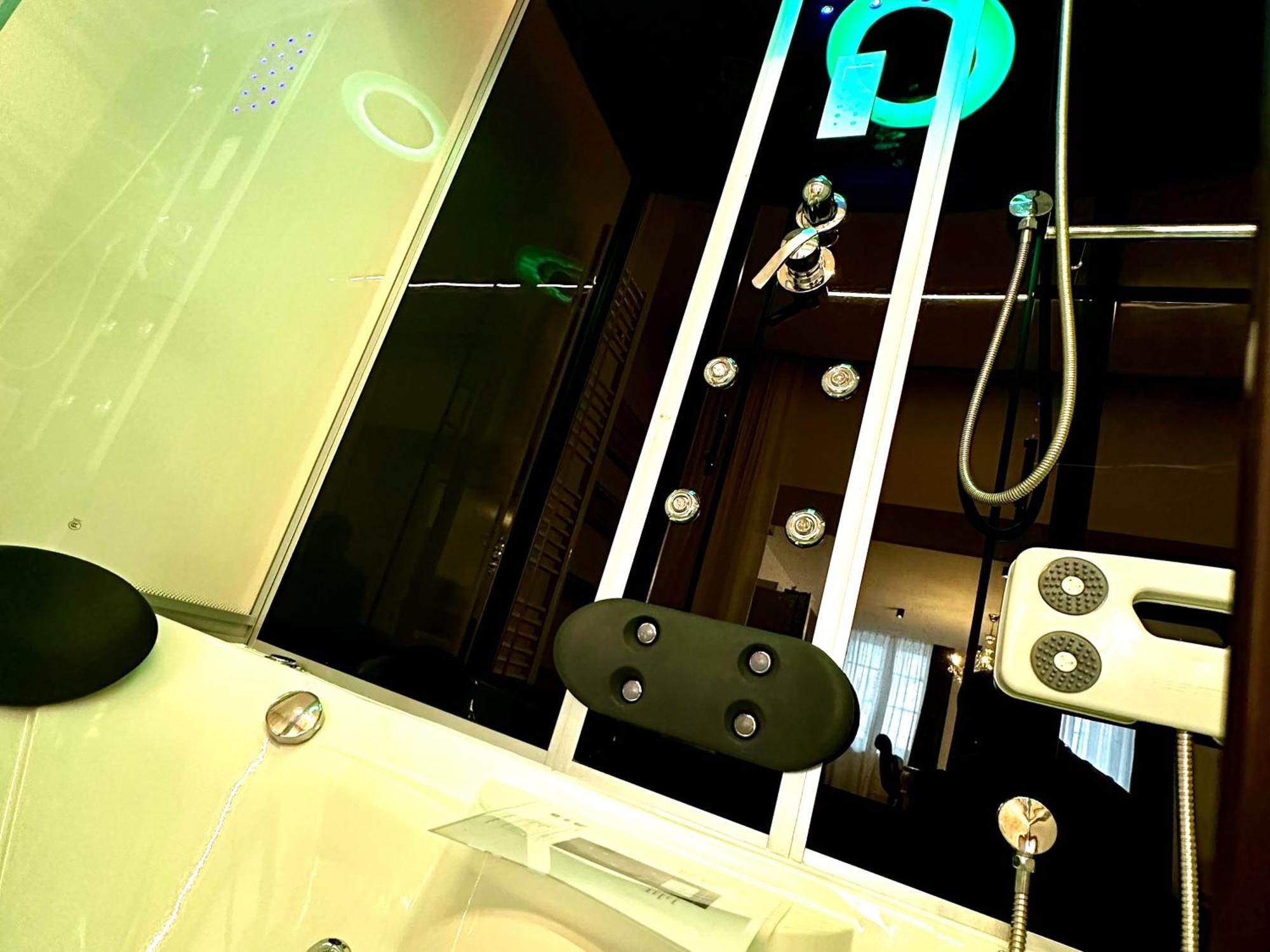 פסאו Beefree Whirlpoolsuite34-Free Parking & Fast Internet מראה חיצוני תמונה