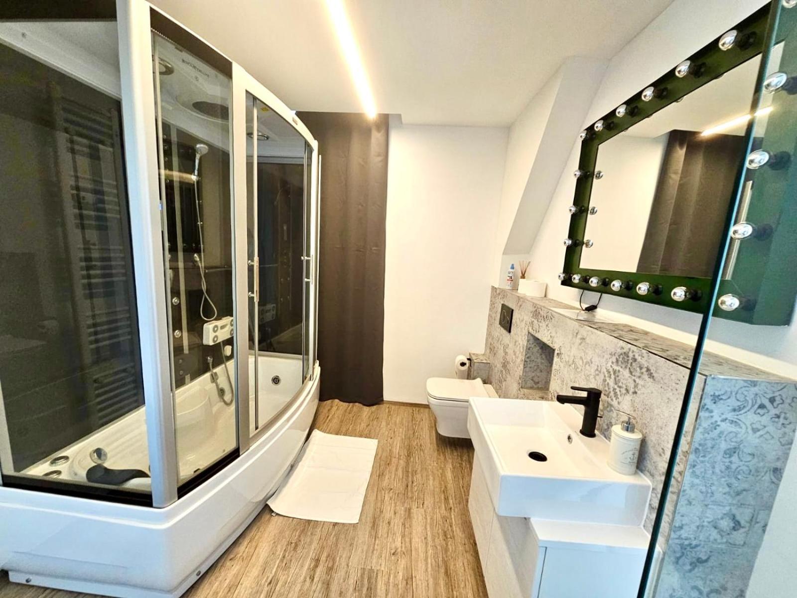 פסאו Beefree Whirlpoolsuite34-Free Parking & Fast Internet מראה חיצוני תמונה